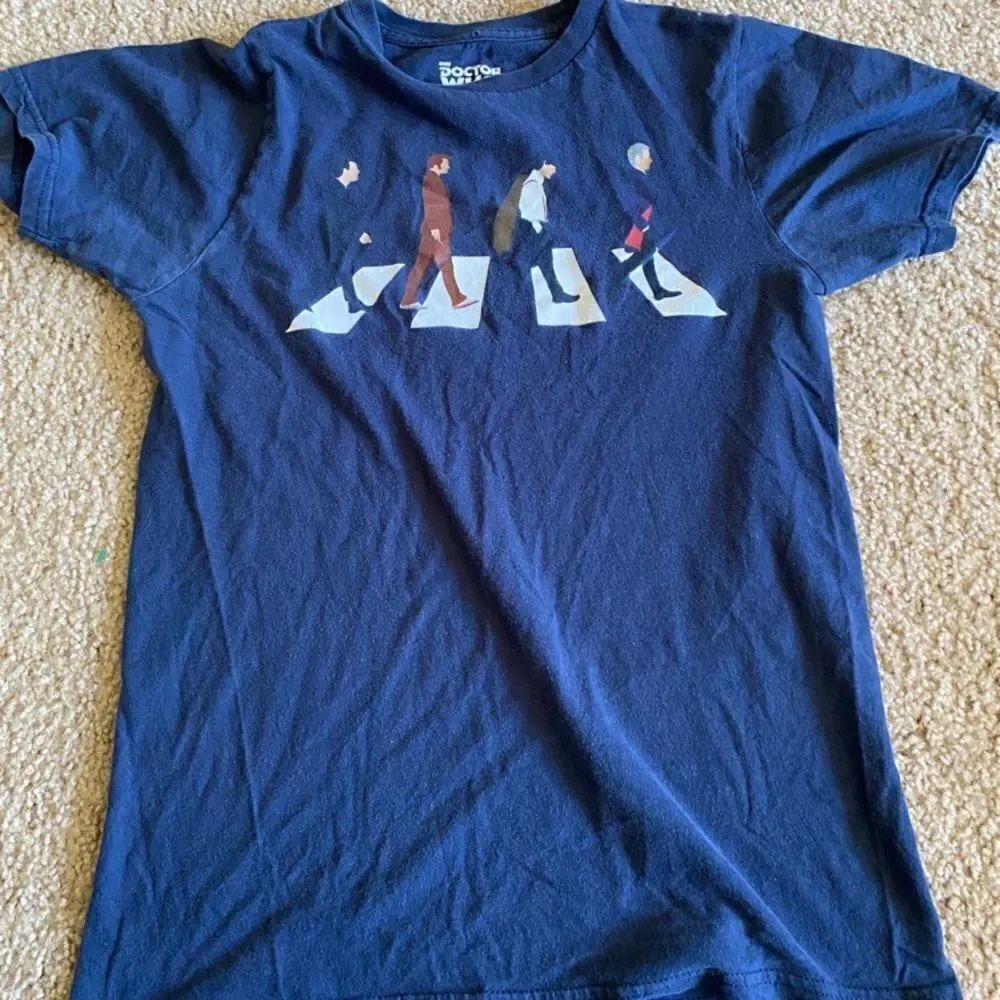 Mens Doctor Who Abbey Road Style Tshirt